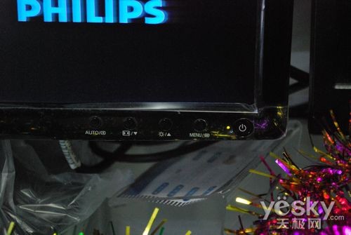 ���ӽ� ӭ���� ������190E1SB��ʾ������840