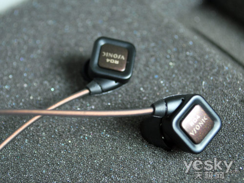 Наушники Vsonic R04PRO GR04 Vsonic / Wetzel Nicole Наушники Vsonic R04PRO GR04 Vsonic / Wetzel Nicole