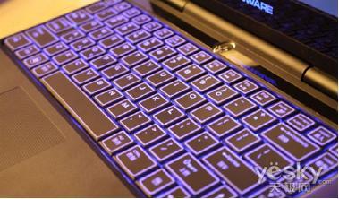 最80后的笔记本—— 戴尔Alienware M11X