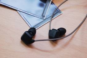 从Vsonic顶级耳机GR07看高端耳机选购技巧