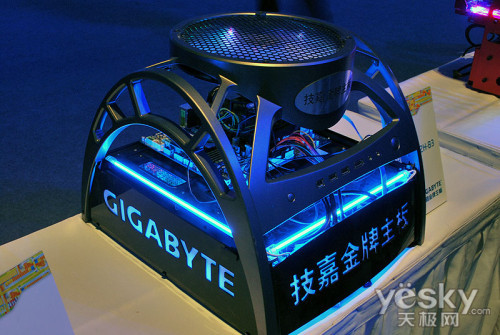 炫酷DIY展台和主板展示墙成为Intel盛典亮点