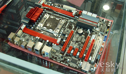 LGA2011�߶����� ӳ̩X79���嵽��1999Ԫ 