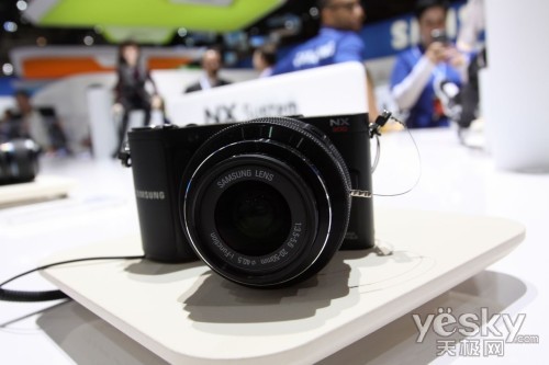 CES2012报道:三星NX200现场展示实拍图赏