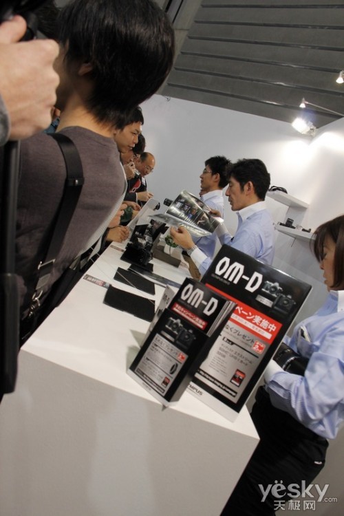 CP+2012 ���ְ�˹չ̨�ֳ�ֱ��OM-D E-M5