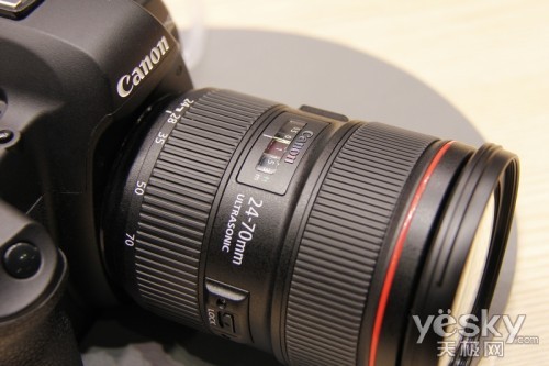 CP+2012 佳能EF镜头新品搭配EOS相机群亮相