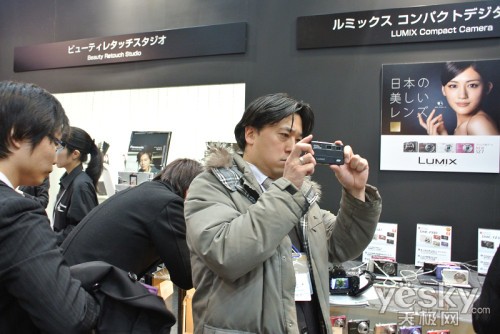 CP+2012 �����շ� ֱ������չ̨���ֿ���