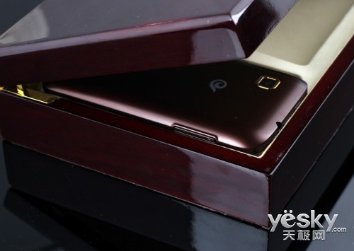 商务时尚定制智能 TCL D662美图欣赏