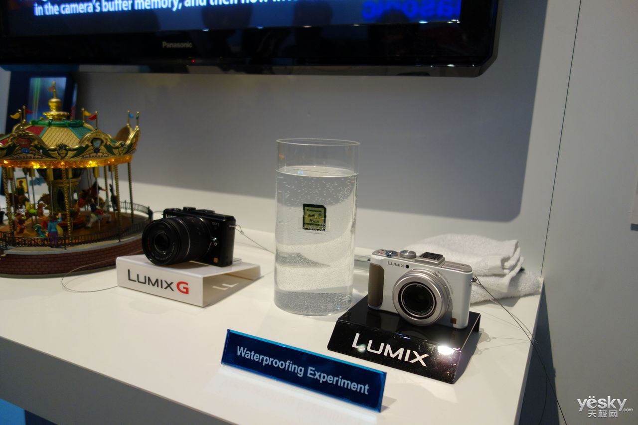 天极网 数码 相机 新闻 ces2013:直击松下展台数码影像产品    松下