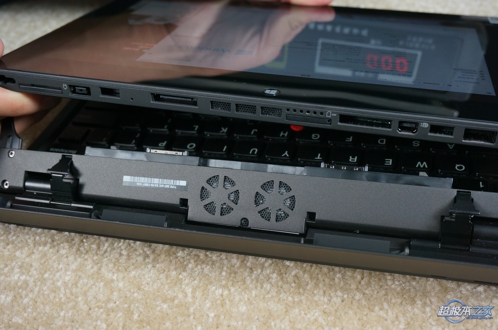 thinkpad helix2 拆机,thinkpad x1 helix拆机 异形超极本变身thinkpadx1helix外观评测