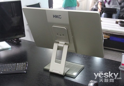机皇再度升级 HKC T7000+显示器谍照曝光