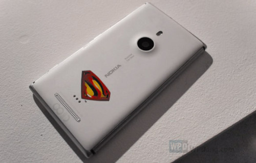 超人Lumia 925降临 诺基亚再发影视跨界手机