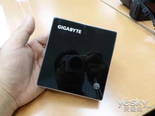 台北电脑展 还能再小点吗 技嘉ITX小机快评