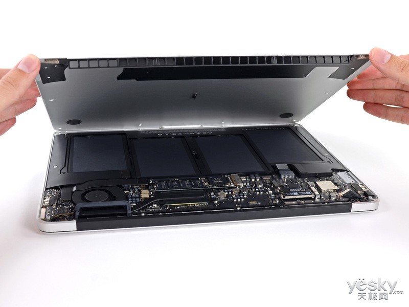 2013款macbook air拆解 内部构造变化不大
