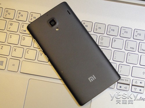 小米携移动腾讯发布红米手机