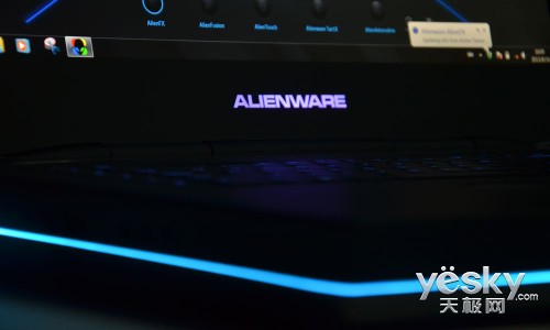 迷幻般的色彩 Alienware 18呼吸灯效果图赏