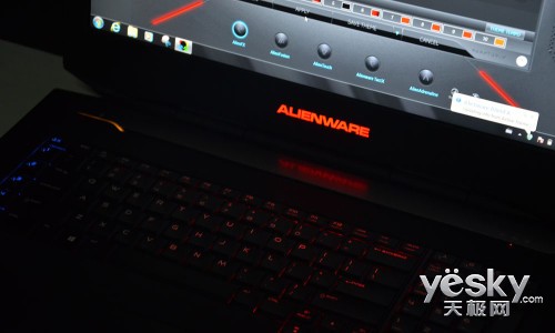 迷幻般的色彩 Alienware 18呼吸灯效果图赏