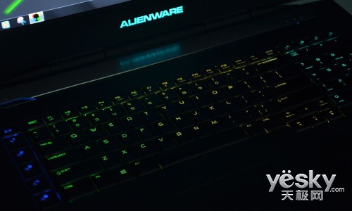 迷幻般的色彩 Alienware 18呼吸灯效果图赏