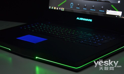 迷幻般的色彩 Alienware 18呼吸灯效果图赏