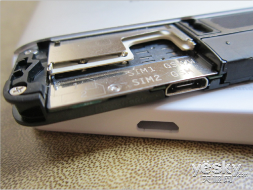 浑然大气FHD全高清屏幕,金立X817细节图赏析