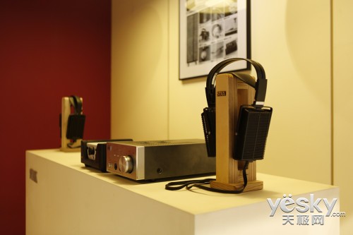 带来顶级耳机  STAX参加CES2014电子展