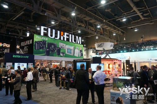 CES 2014:多款新品亮相 富士展台火爆