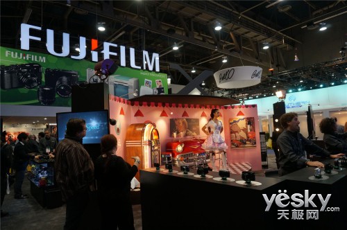 CES 2014:多款新品亮相 富士展台火爆