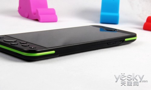 怎么装饰手机屏幕 3QN7GZM0N233_conew_img_5009_conew1_500.jpg