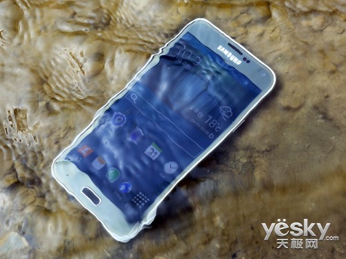 三星galaxy s5外观赏析