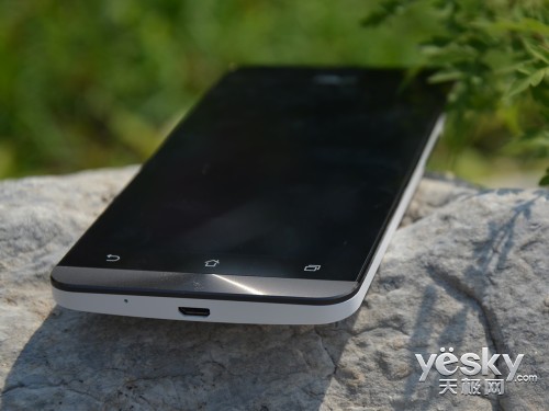 799元华硕ZenFone5易迅热销中 大屏英特尔芯