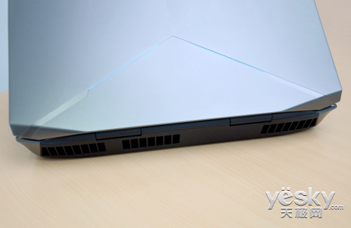 双GTX880M独显 戴尔Alienware 18深度评测