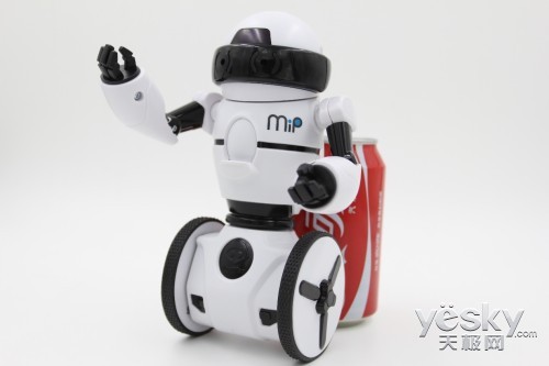 你买得起的智能娱乐机器人 WowWee MiP评测