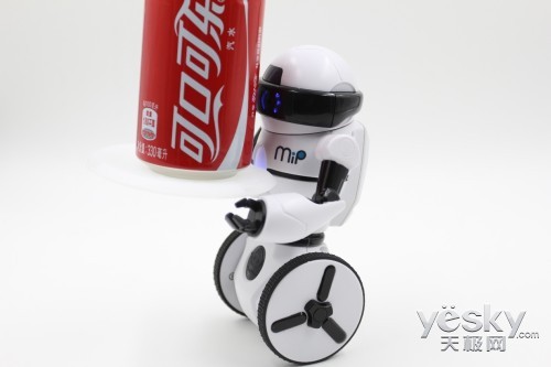 你买得起的智能娱乐机器人 WowWee MiP评测