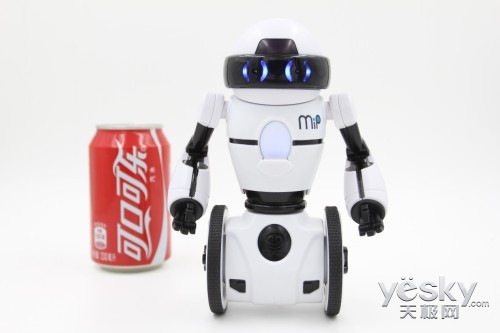 你买得起的智能娱乐机器人 WowWee MiP评测