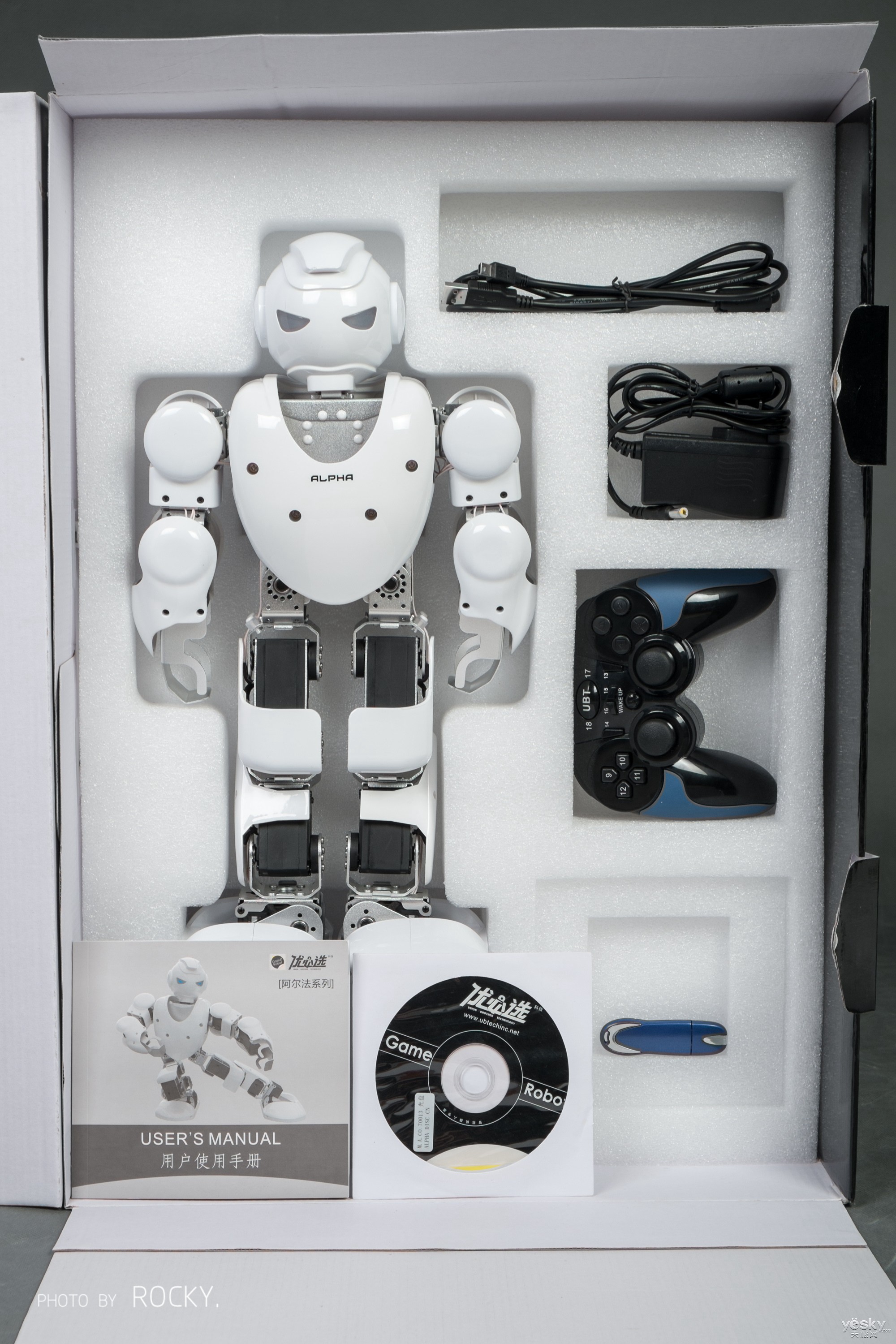 东湖教育全新案例：阿尔法机器人全结构设计 - 哔哩哔哩