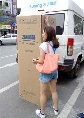 如何成为一个快递小哥兼职 921Z435122PB.jpg