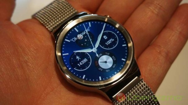 58AYKDLI6X7X_huawei-watch-live-11-640x360_600.jpg