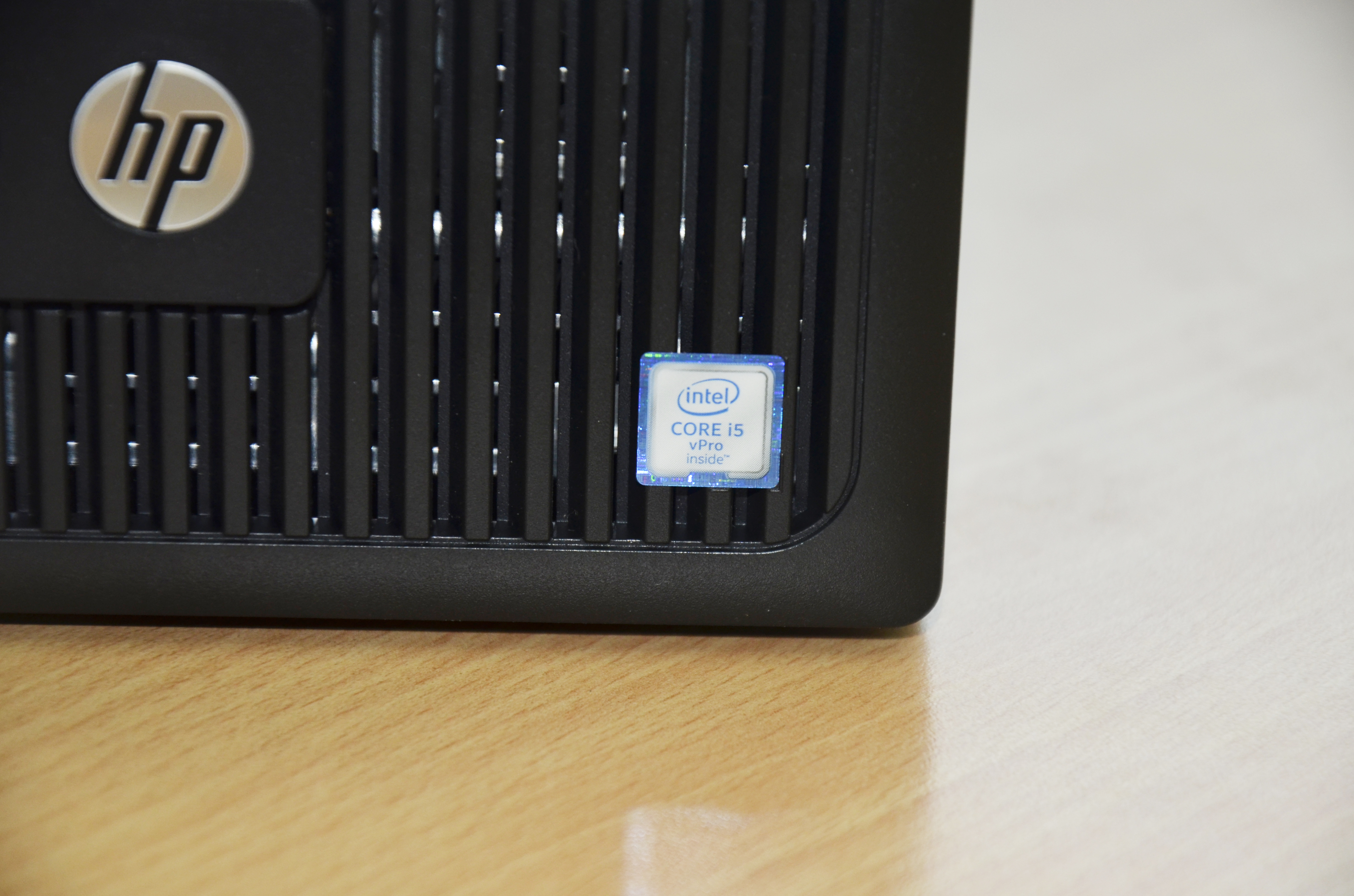 惠普elitedesk 800 g2正面散热孔