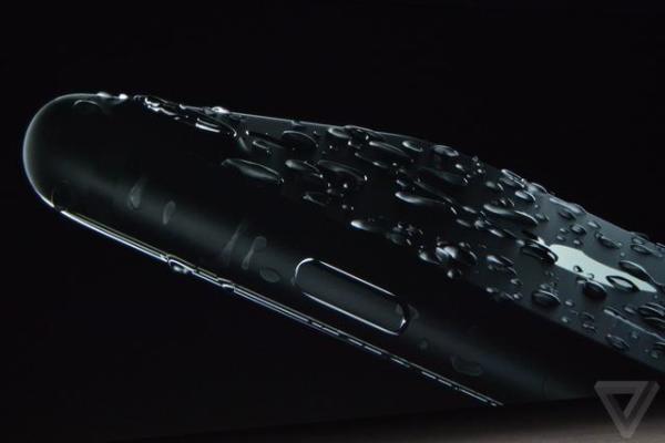 iPhone7重磅功能:IP67级防水+压感式Home键