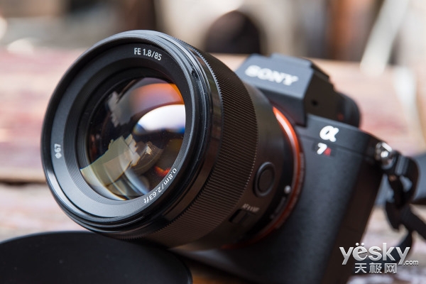 平价高画质人像镜 索尼FE85mm F1.8镜头评测