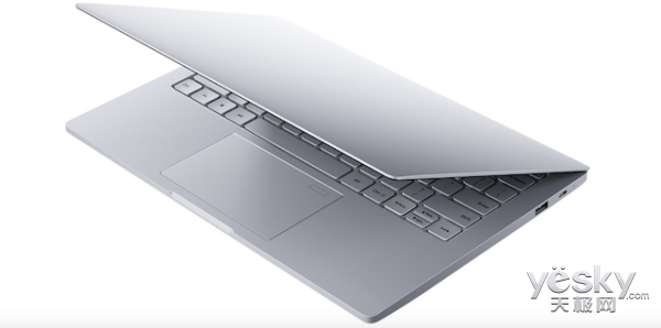 0GU987D0XB09_xiaomi-mi-notebook-air-640x318_600.png