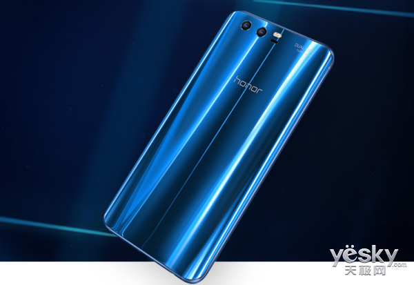 一机千面3D曲面极光玻璃 荣耀9标配2299元