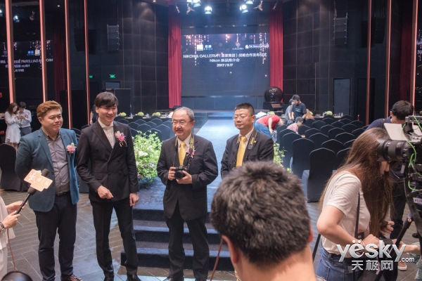 富士推两款新镜头 索尼A7III或亮相