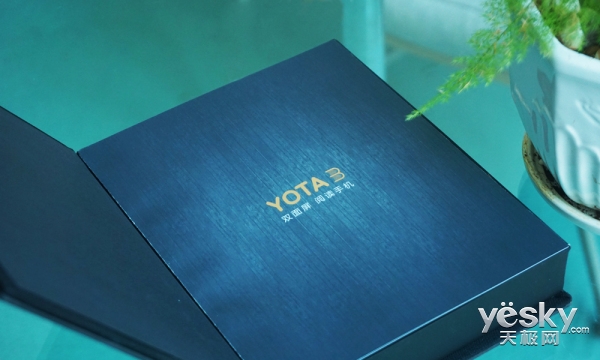 一面海水一面火焰 YOTA3双面屏手机体验评测