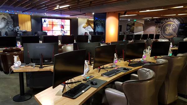 游戏显示器,曲面显示器你get了吗?