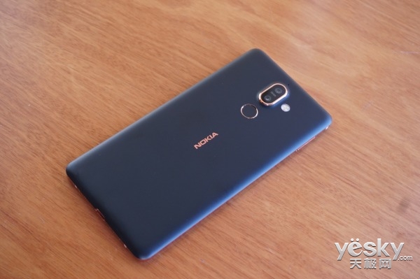 3100元!Nokia 7 plus正式发布:三蔡司认证镜头