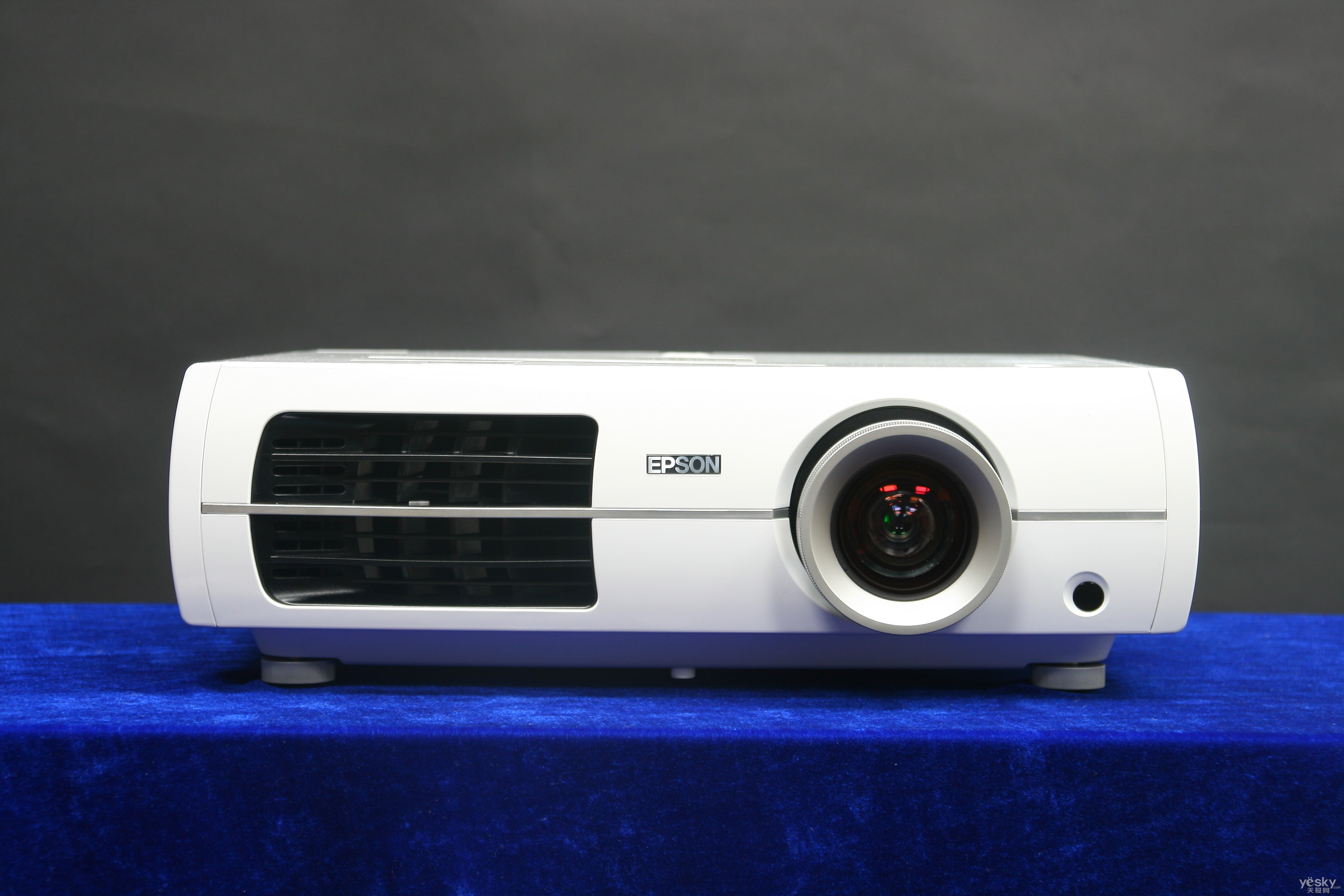 真实色彩 爱普生eh-tw3300c家用投影机评测