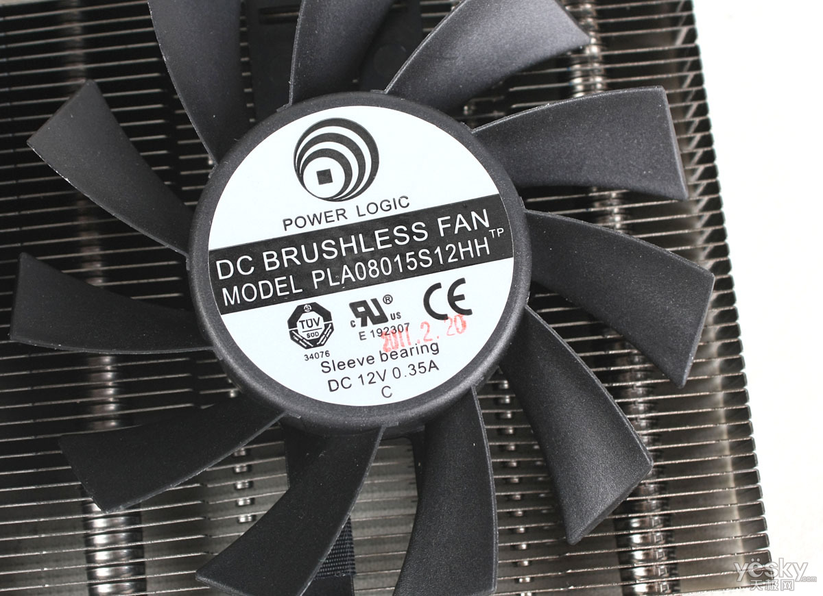 四热管 自然吸气散热 耕升gtx560关羽版评测