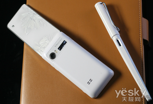 精致荷塘唯美时尚金立n96美图鉴赏