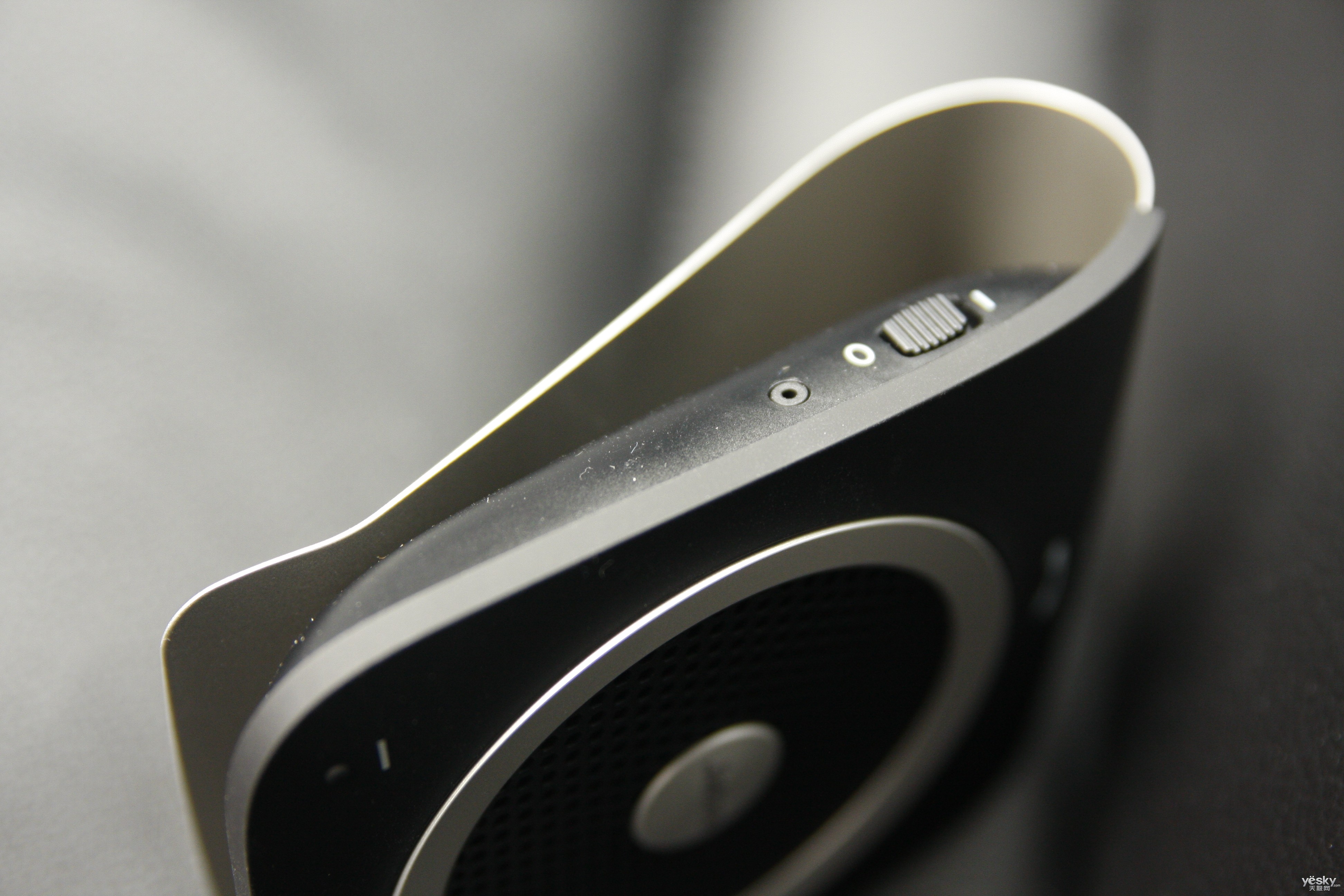 卓越音效感安全 捷波朗蓝牙车载扬声器评测 (全文)