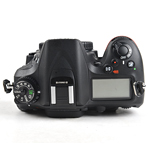 ῵D7100